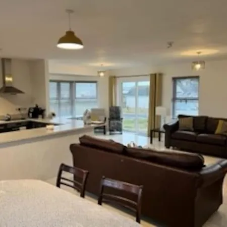 House Semesterbostad *