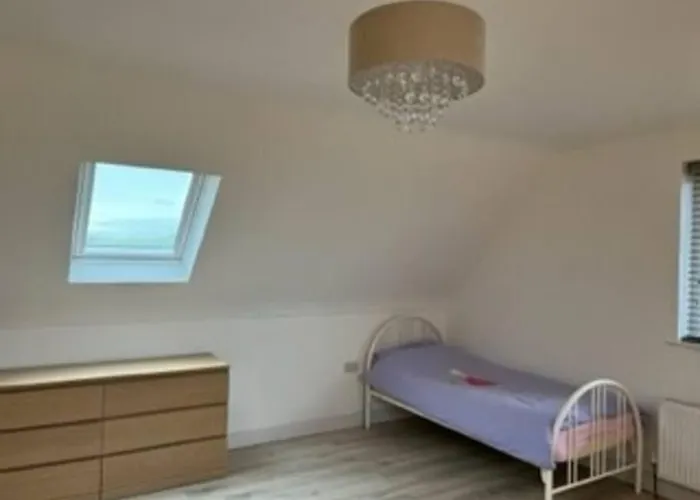 Semesterbostad House *